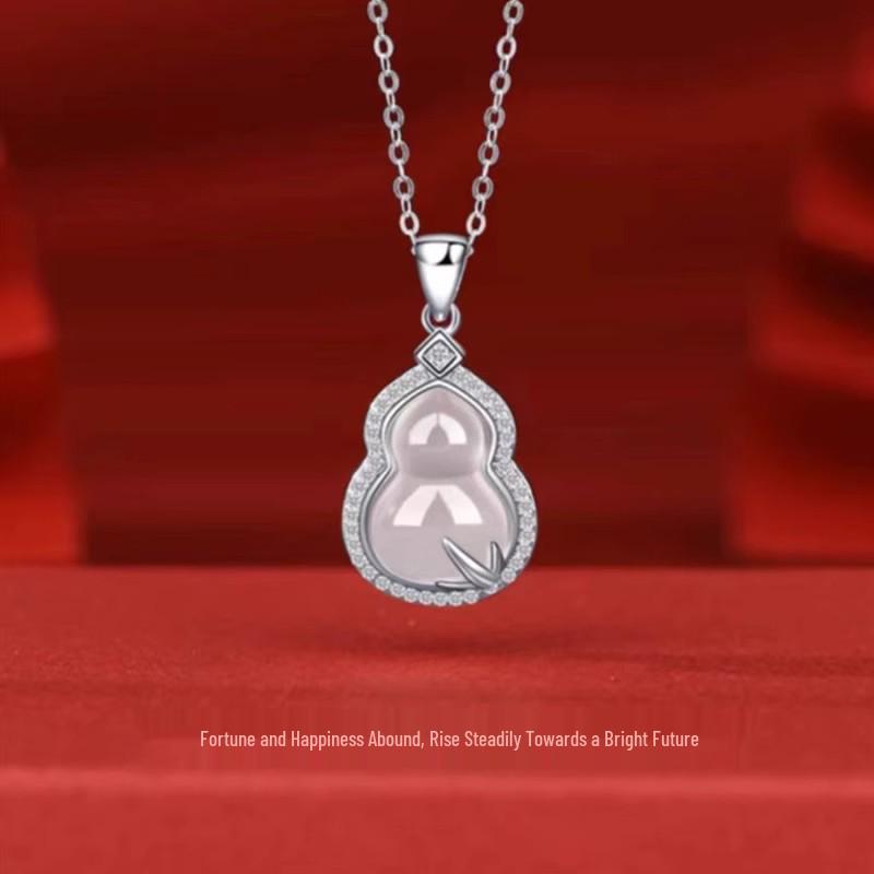 Ethnic Bamboo Gourd Necklace: Versatile Choker Gift for Women, Light Luxury Chinese Style