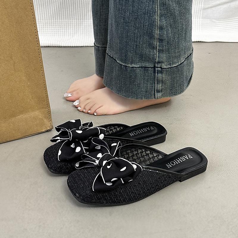 Round head small fragrant style with skirt flat bottom bag head slippers women's summer wear 2024 new French high-end cool slippers
