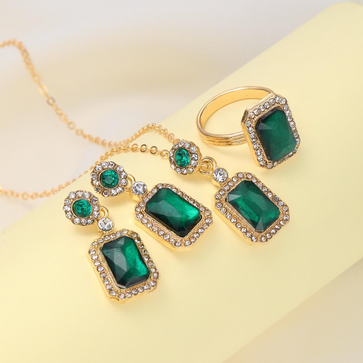 

New Retro Crystal Zircon Geometric Pendant Necklace Earrings Ring for Women Fashion Jewelry Set Wedding Valentine s Day Gifts