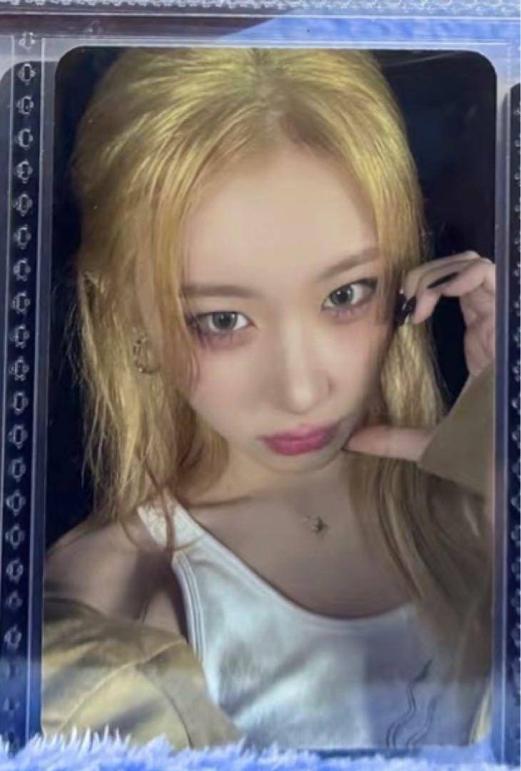 

[Б/У] itzy Золотая Звездная река китайская версия C Бонусная фотокарточка Чэрён