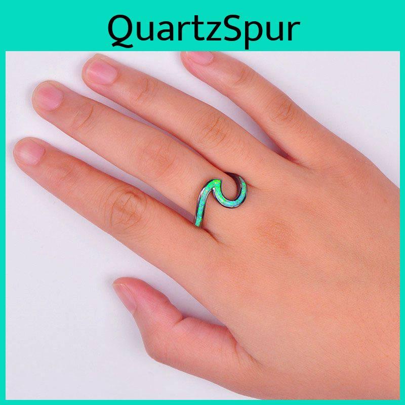 Hochwertiger gewellter Ring mit trendigem geometrischem Design in Weiß und Grün