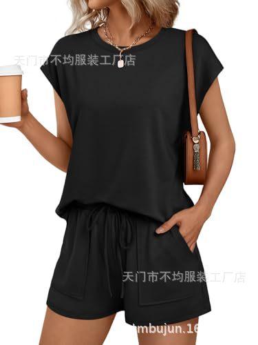 European and American women's clothing is popular, spring and summer short-sleeved T-shirts and shorts are loose and casual two-piece sets.