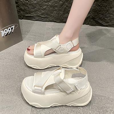 Sandálias Femininas de Tira Cruzada Moda Luxo Plataforma Alta Casual Chinelos de Praia Verão Salto 8CM Fundo Grosso Sandálias