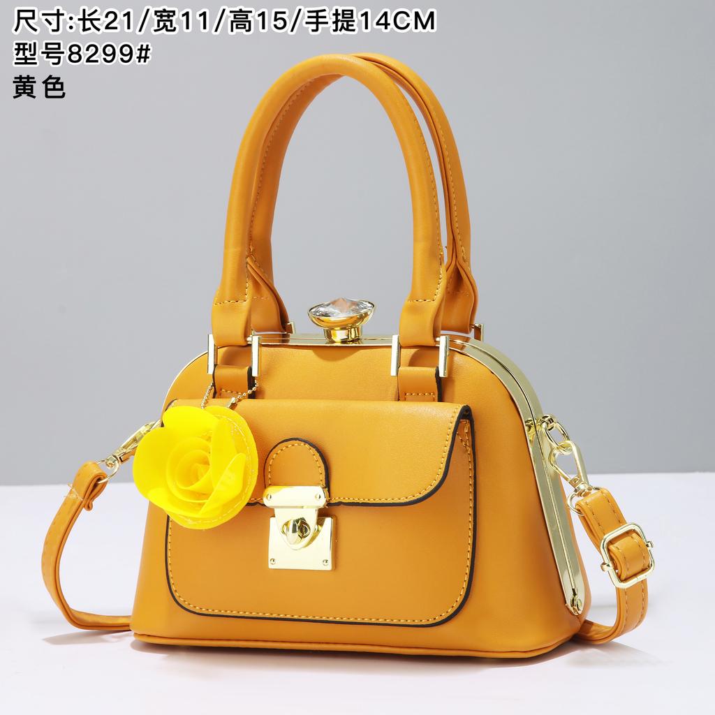 Hand bag to work multi-pocket shoulder bag women's bag straddling into the model