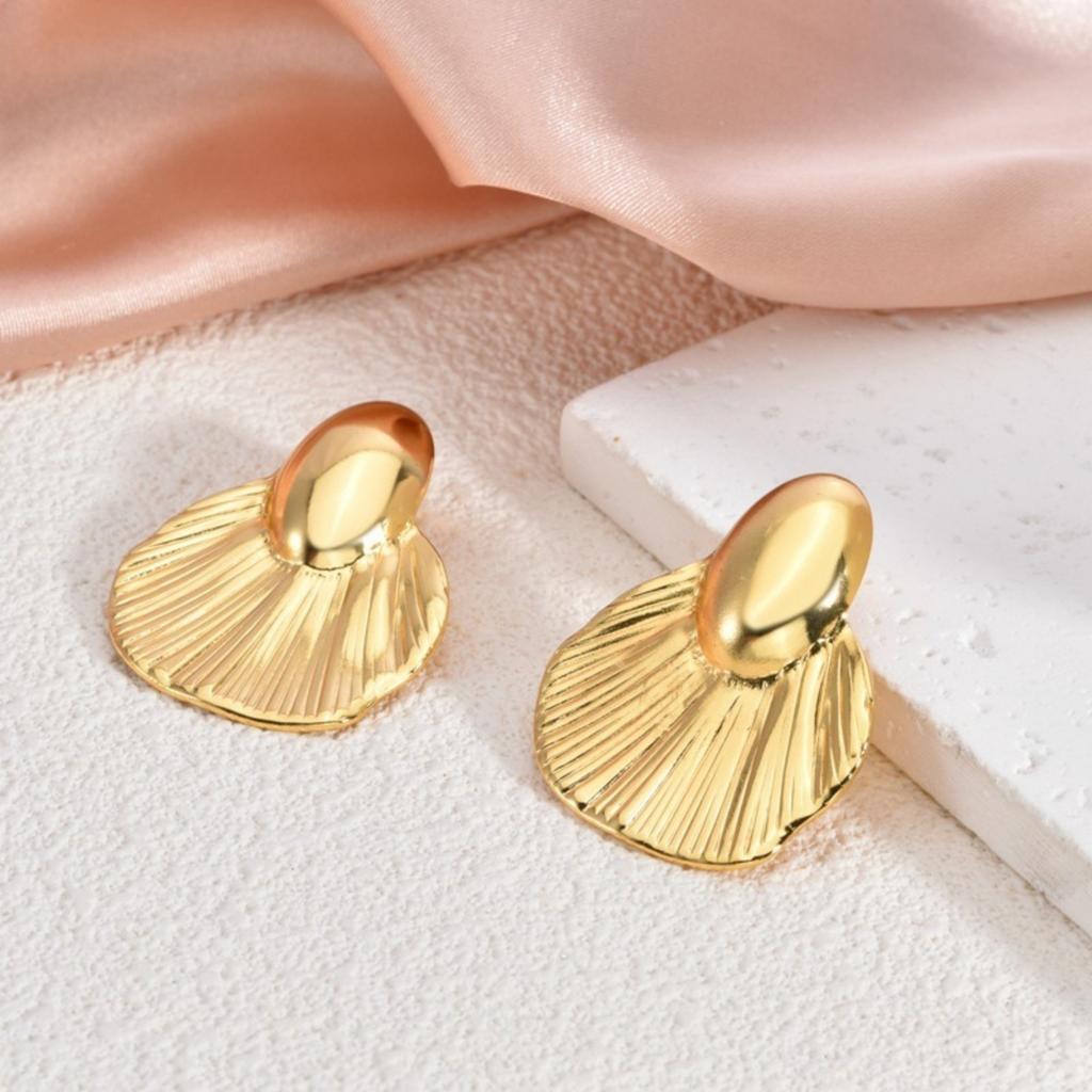 1 Pair Stylish 18K Gold Plated 304 Stainless Steel Ear Post Stud Earrings Heart Flower Butterfly Starfish For Women Gift