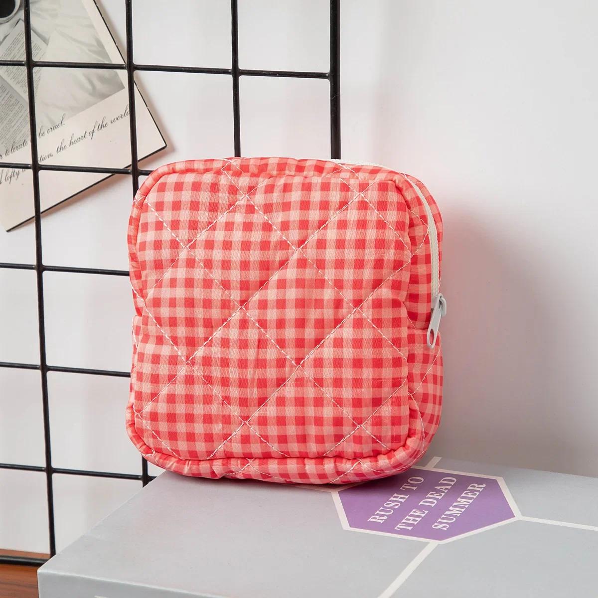 

Red Plaid Makeup Bag Large Capacity Cosmetic Bag for Women Girls Skincare Toiletry Bag Multifunctional Cute Wallet Pouch Case