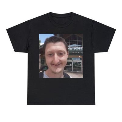 Daniel Larson Selfie Graphic Unisex T-Shirt, Funny Meme Dank Unisex T-Shirt
