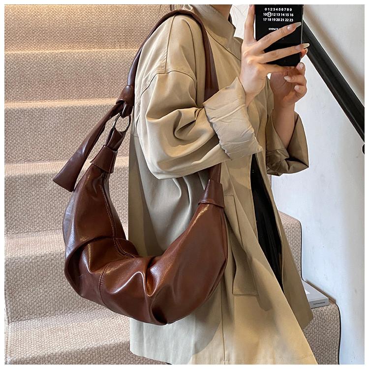 IELGY Korean Style Large-Capacity Retro Soft Leather Pleated Dumpling Bag Lazy Style Casual All-Match One-Shoulder Under