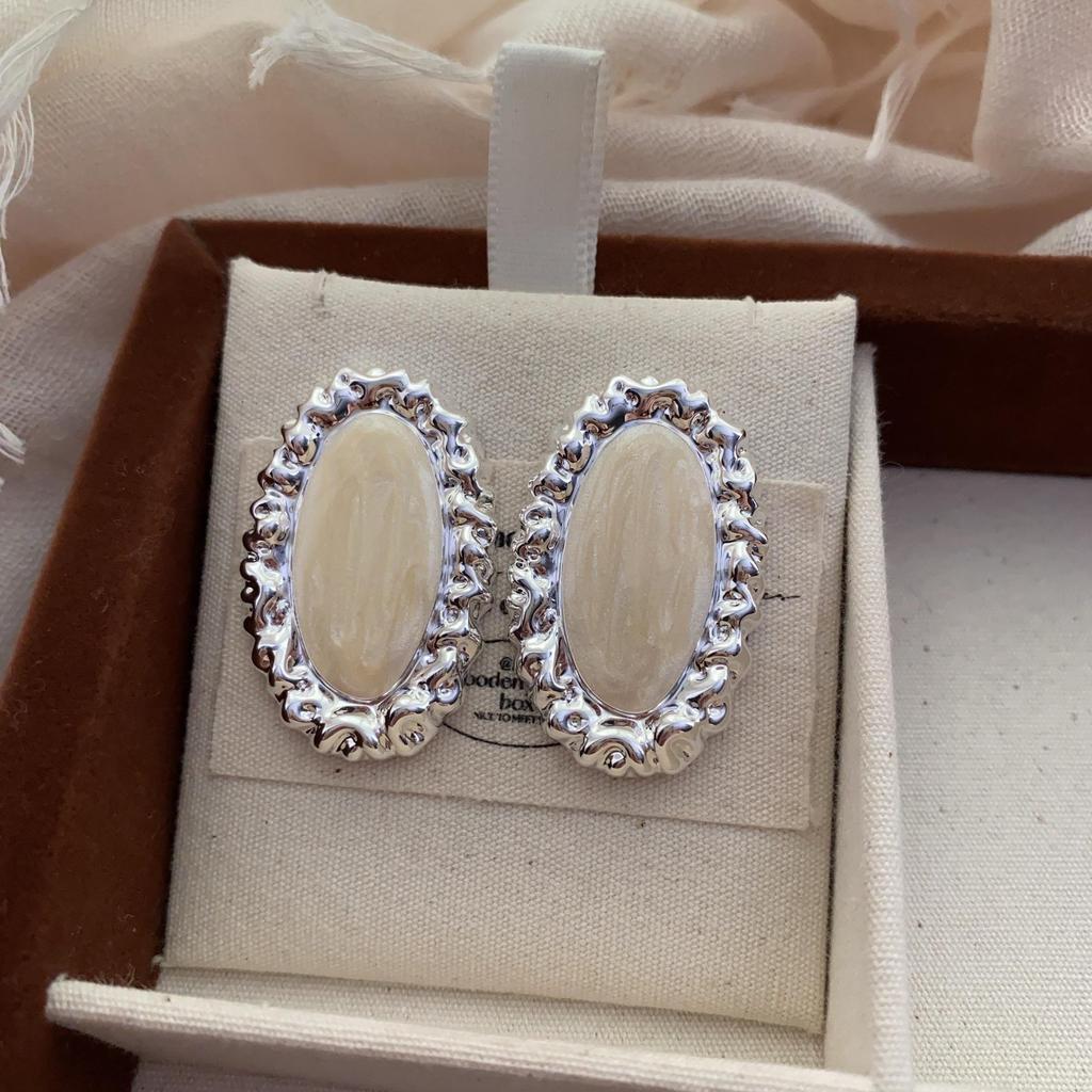 Exquisite And Elegant Diamond-Set Oval Stud Earrings, Niche Design Earrings, Light Luxury And High-End Retro Earrings, Women
