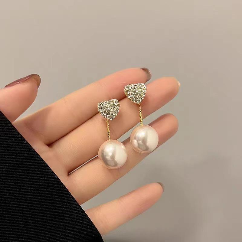 2023 Trendy Elegant Heart Pearl Earrings: Two-Way Wear Versatile Studs