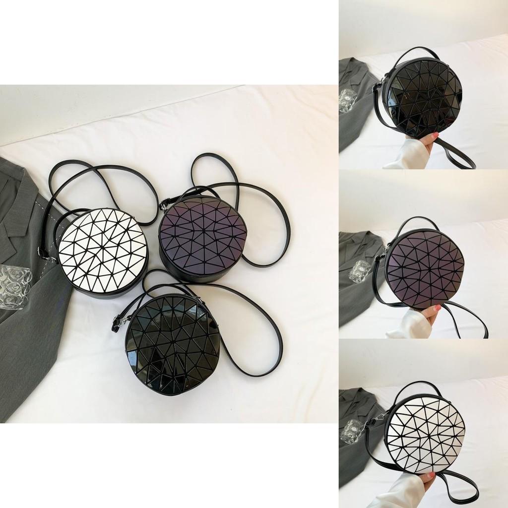 Trendige Damenhandtasche im Streetstyle, Sommer 2023, neue kleine quadratische Tasche aus PU-Material in fluoreszierenden Farben, lässige Tragetasche