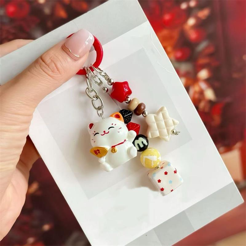 

Cute Funny Lucky Cat Red Fur Ball Beads Keychain Pendant Phone Chain Bag Hanging Ornament Backpack Charms Keyring Accessory Gift