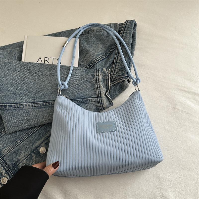 Large capacity portable underarm bucket bag women's 2025 new versatile simple shoulder messenger bag pleated tote bag