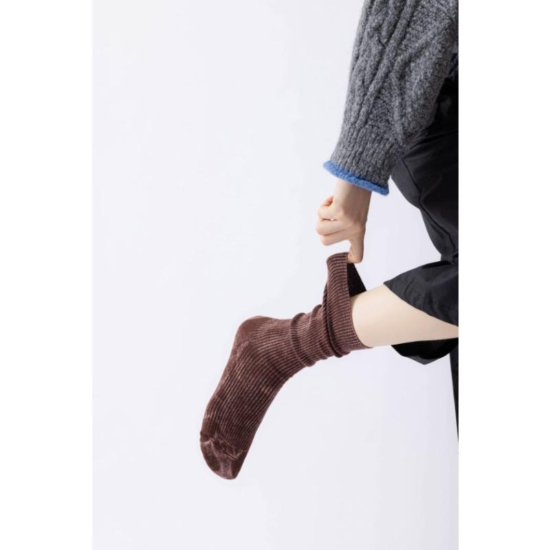 Retro Red Women's Mid-calf Socks, Sand-washed and Aged, Rustic Style Double-needle Mid-calf Socks, Men's and Women's Pile Socks