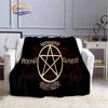 Pentacle & Moon flanellfilt, Skull Witchy Wicca Pagan Black and White Mystical Gothic Solfilt