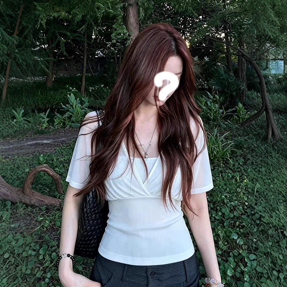 Fake two V-neck bat short-sleeved top with waist vertical pattern waist and thin design Korean short versatile white T-shirt