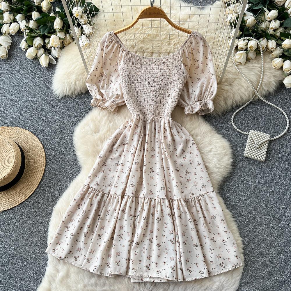 Red floral waist pleated dress women's summer bubble sleeves square neck high waist A-shaped dress romantic and fashionable