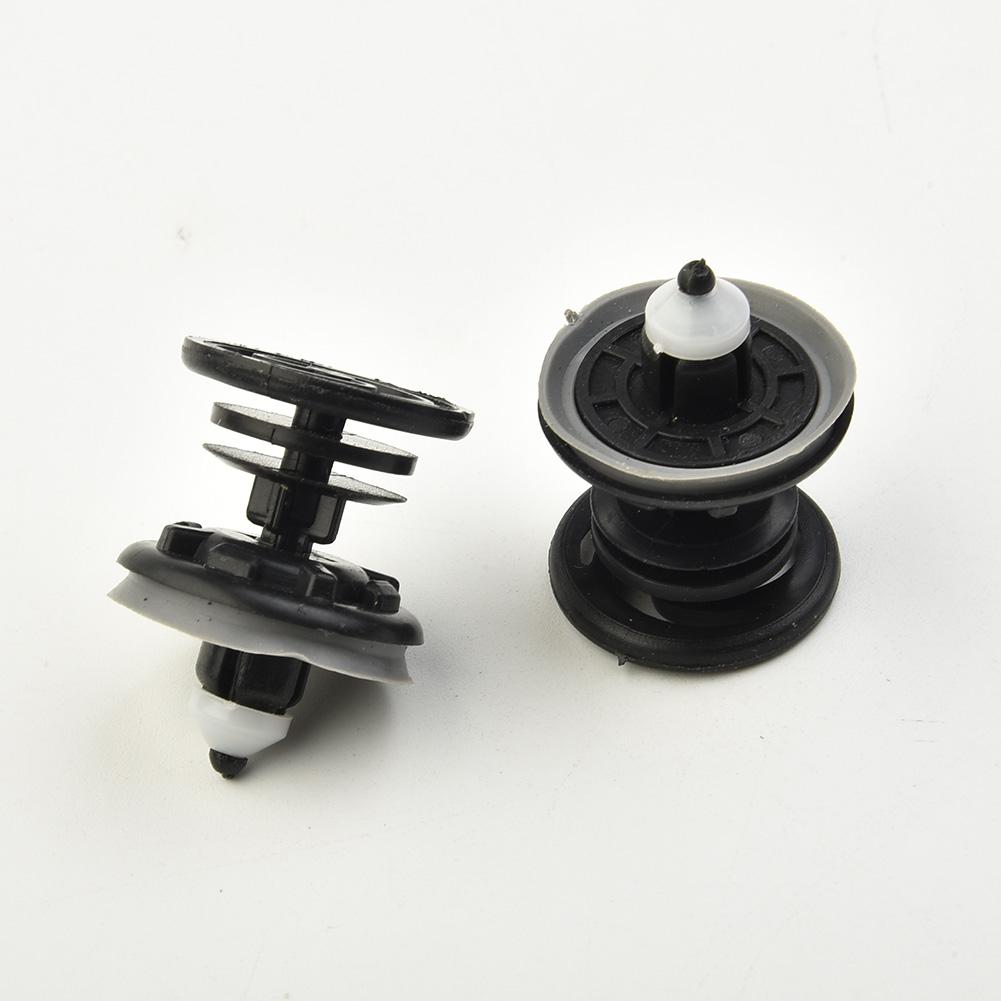 Push Type Clip 7L6868243 For Golf PassatBus T5 Taureg