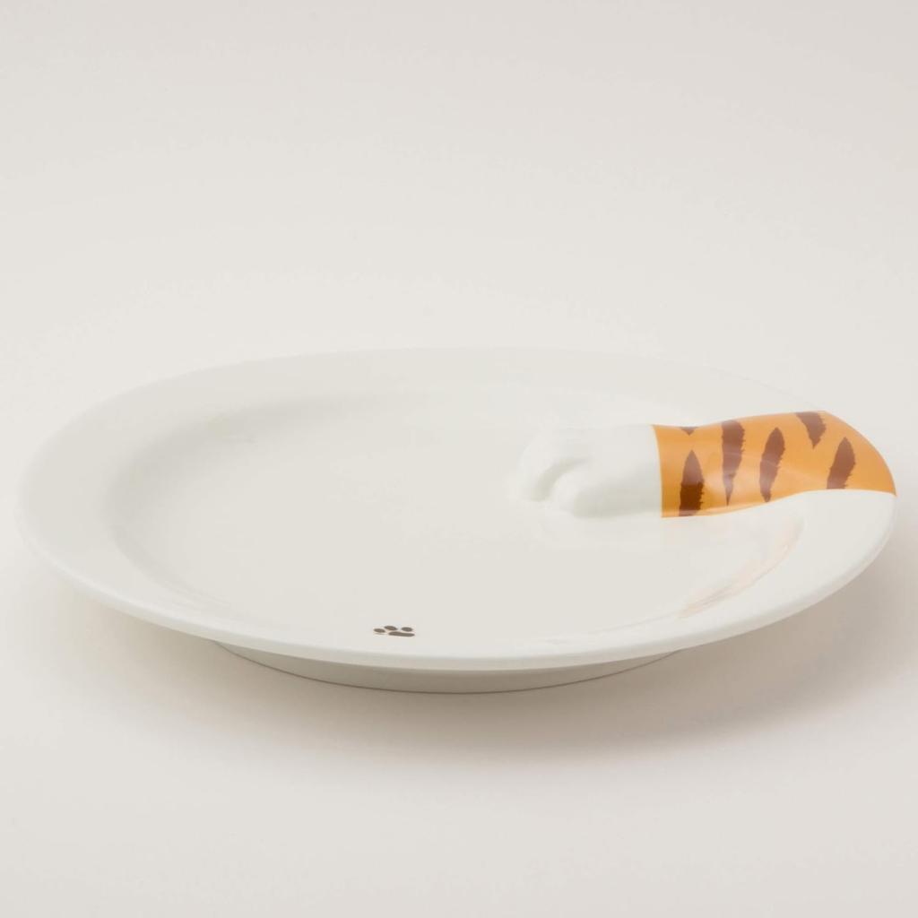 Sun Art Cute Tableware [Cat from the Side] Tiger Cat Plate (with Paw Prints), Medium Plate, 22cm Diameter, White, SAN2505