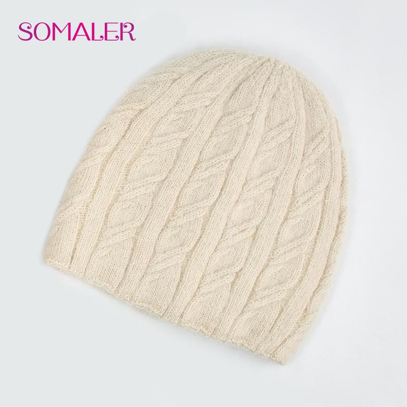 

Женский зимний комплект из двух предметов: шапка и шарф. Теплая ангоровая вязаная шапка-бини и шарф. Толстый двухслойный модный аксессуар для холодной погоды. One size