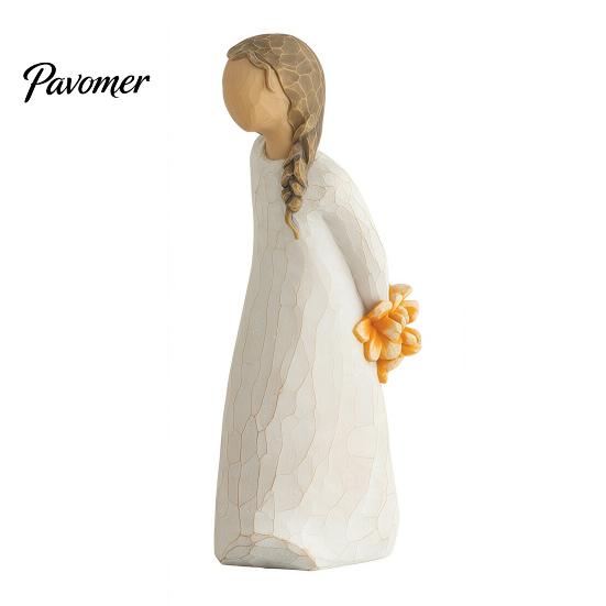 Flower Bouquet Resin Art Girl Holding Figurine, Faceless Lady Statue, Romantic Desktop Ornament for Small Statue Entryway Table Living Room