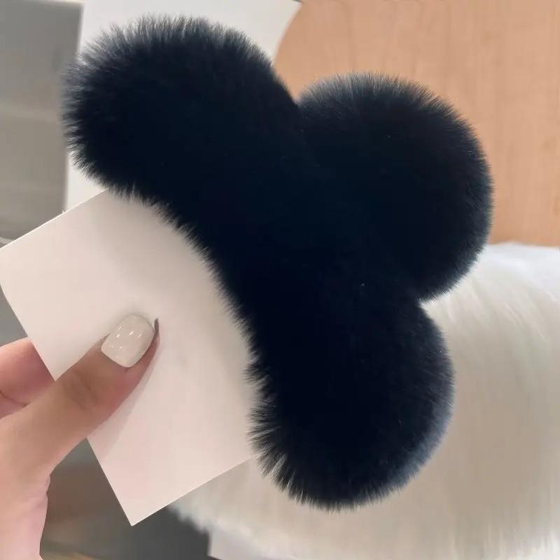 

1PC solid color long plush hair clip, high-end texture, autumn and winter retro extra-large shark clip, back head grabber