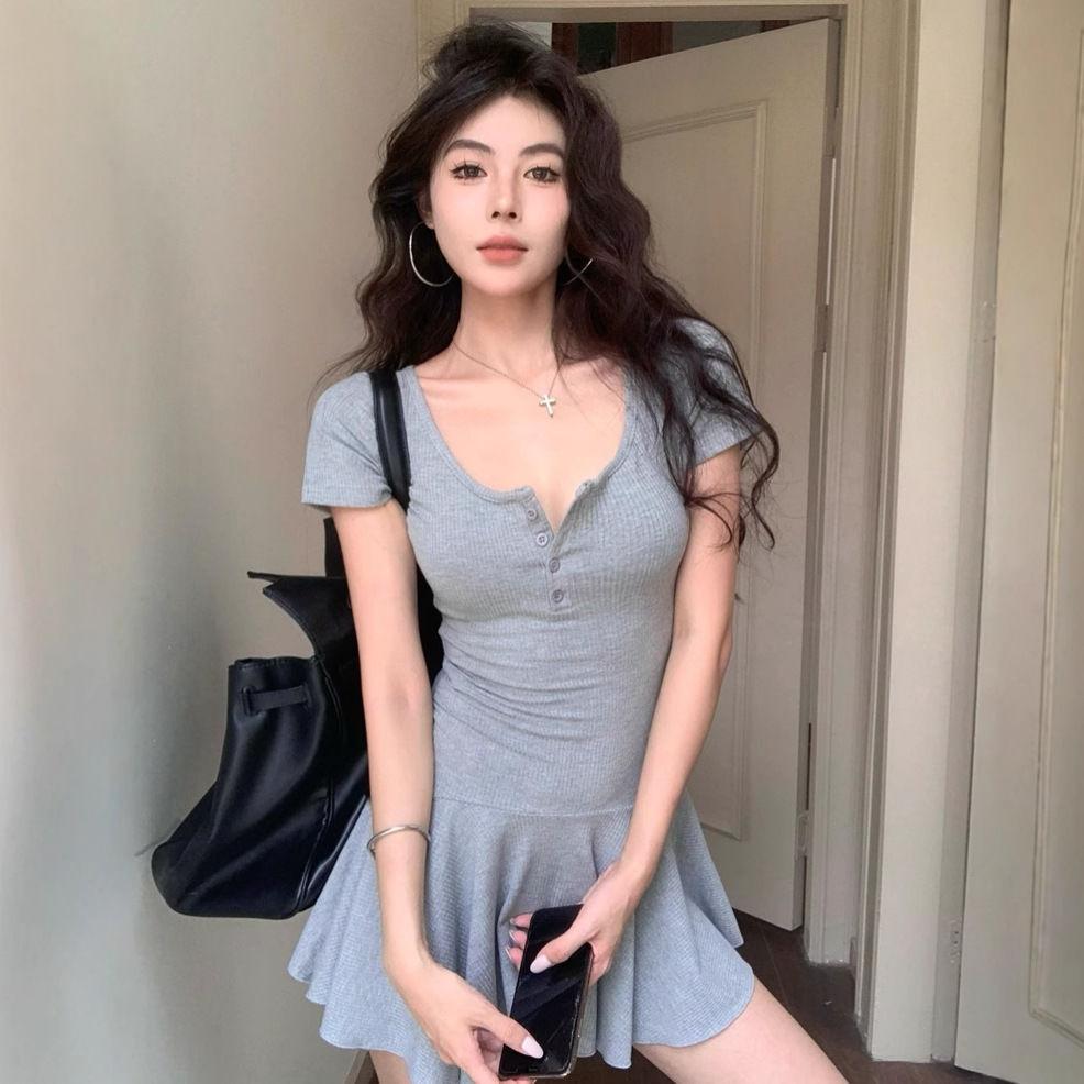 Gray U-neck short-sleeve dress for women, summer petite pleated waist-cinching A-line skirt, spicy girl short skirt, waist-cinching skirt