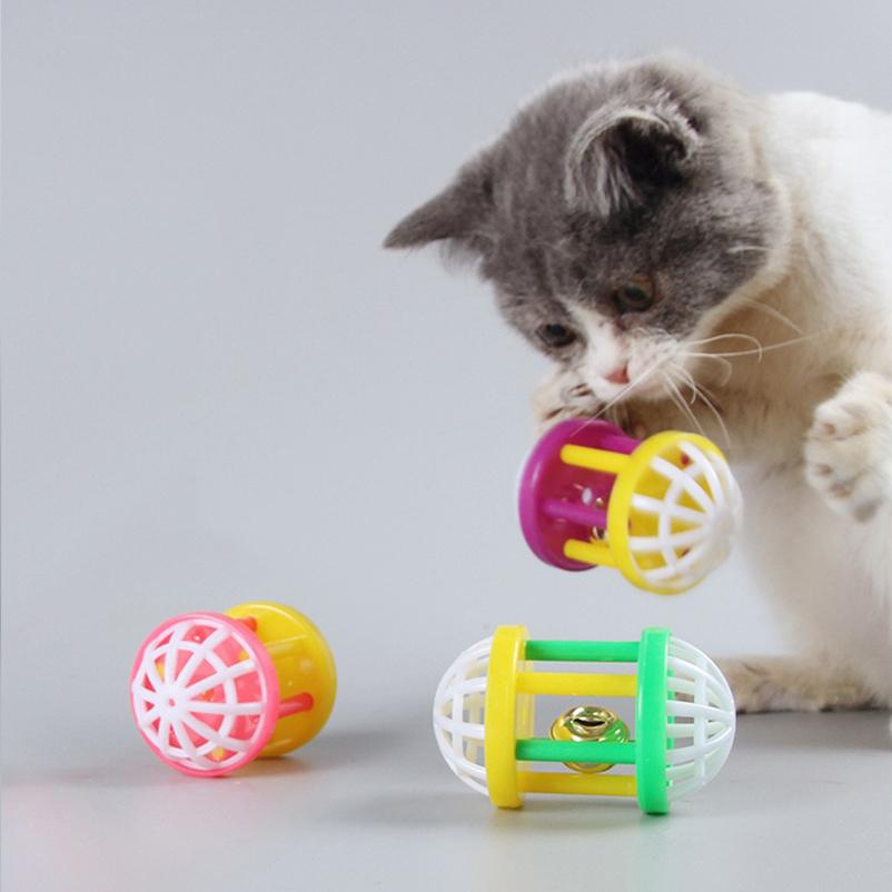 Heißes Haustier Katze Spielzeug Glockenball farbiges Plastik ausgehöhlt Katzengeräusch interaktives Spielzeug Haustierbedarf