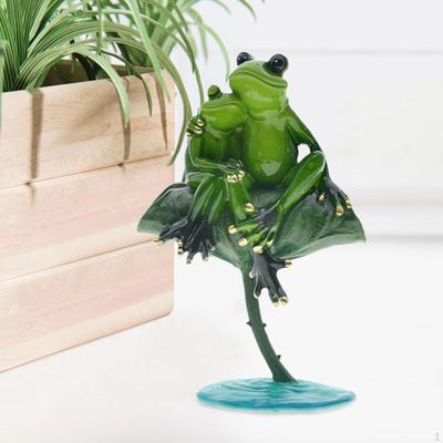 Frog Couple Figurine Statue Cute Handmade Ornament Unique Animal Craft Sculpture for Porch