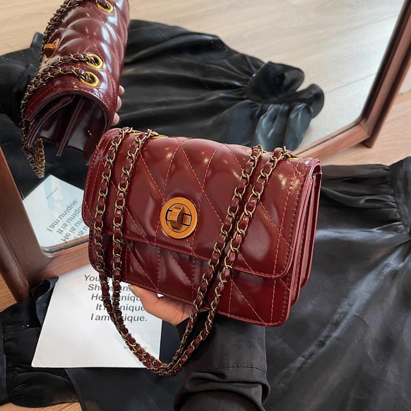 Rhombus Chain Bag Women's New Popular Versatile Shoulder Messenger Bag High-end Commuter Small Square Bag