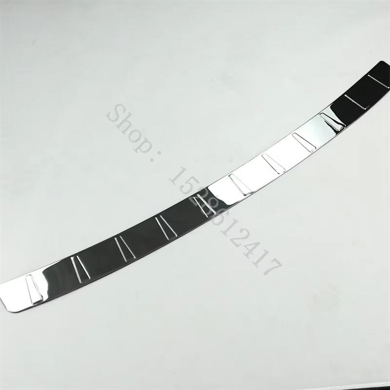 car Accessories For Volvo XC60 2018 2019~2025 stainless steel Rear Bumper Protector Sill Trunk Rear guard Tread Plate Trim