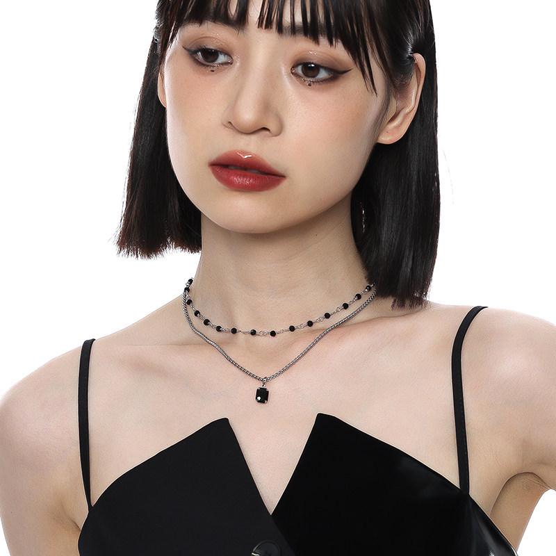 Black Diamond Double-Layer Stackable Summer Necklace for Women: Light Luxury, Cool Collarbone, High-End Sweater & Hoodie Accessory