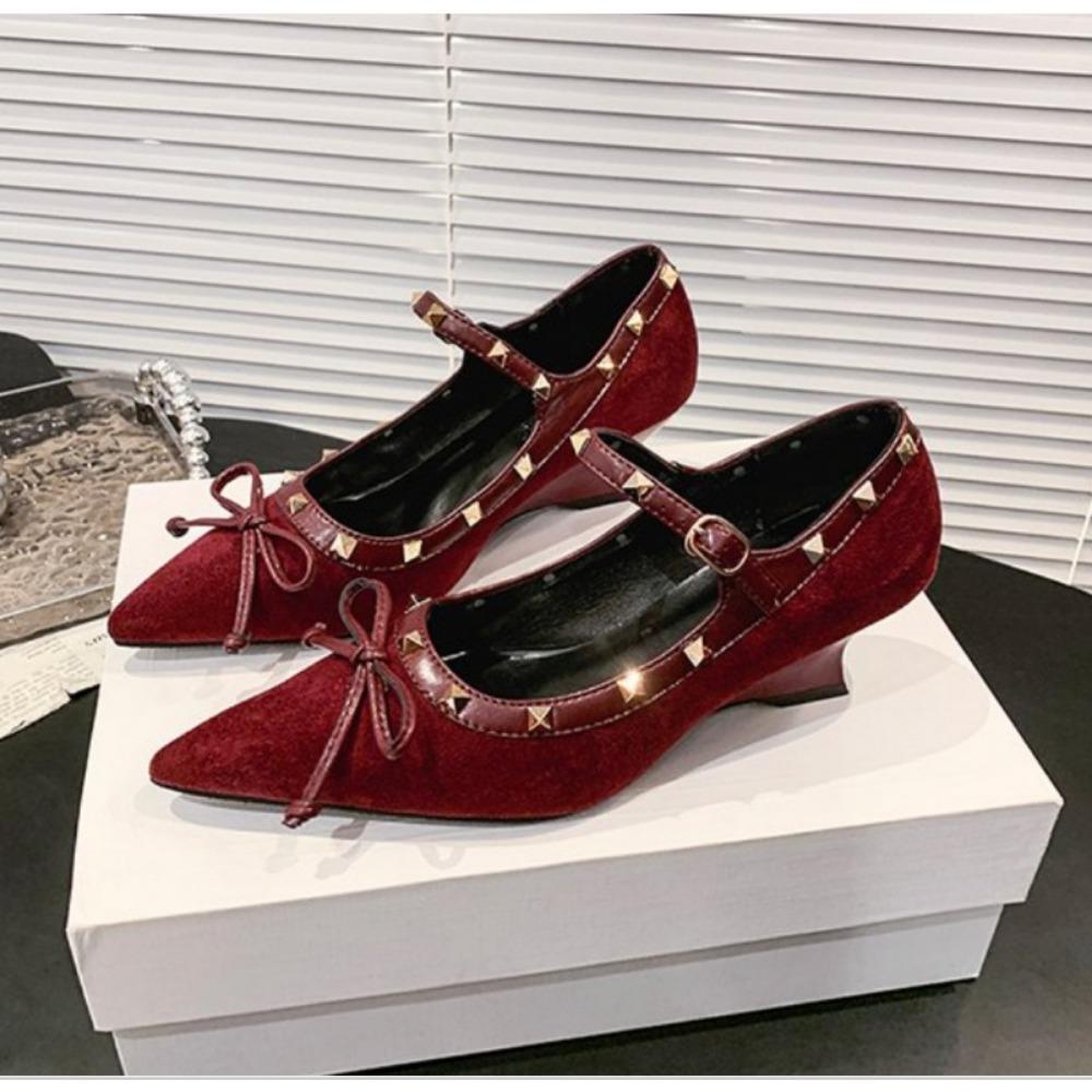 Fashion Retro Designer Red Bowknot Heel Women Shoes Fashion Pointed Toe Rivet Pumps Stripper Party Fotwear Female Wedges Mary Jane Shoes