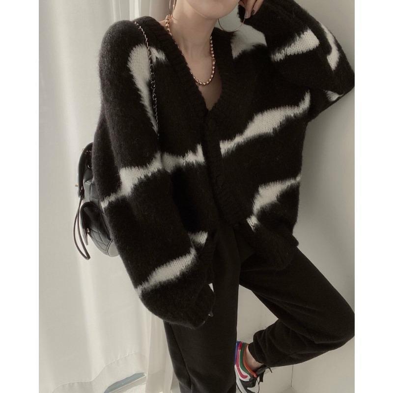 V-neck Fashion Knitted Striped Cardigan Sweater Autumn Women Office Loose Jackets Winter Elegant Casual Long Sleeve Coats Knitwear Top Clothing