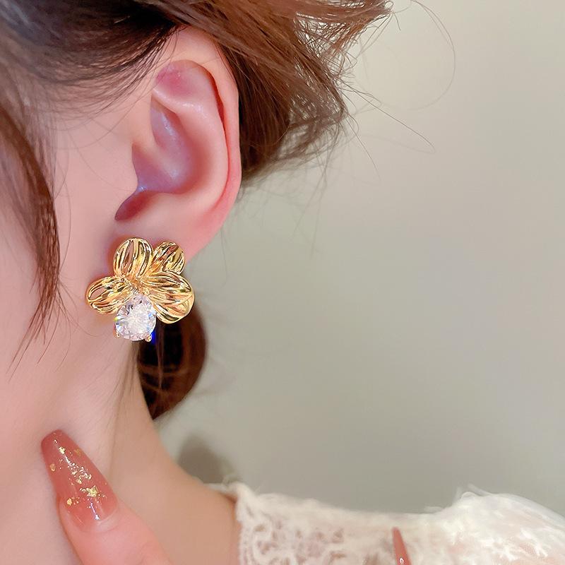 Korean Fashion Gold-Plated Sterling Silver Zircon Flower Earrings