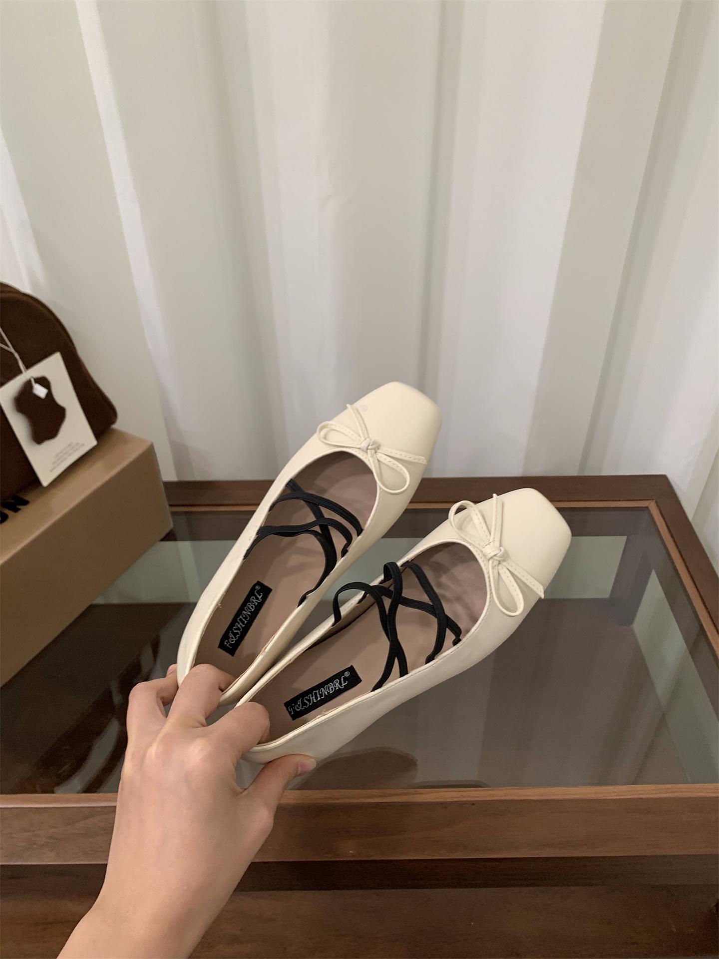 

Inner height increase black square head commuter shoes women s shoes 2025 new spring and autumn cross-band ballet French single shoes 39