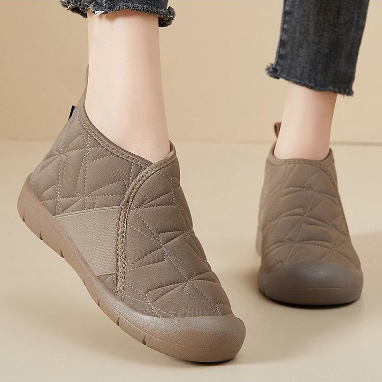 Winter Hot Selling Women's Shoes, Comfortable and Warm Women's Snow Boots with Thick Velvet On One Step