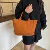 Casual large-capacity bag women's new versatile and lightweight shoulder messenger bag simple commuter tote bag