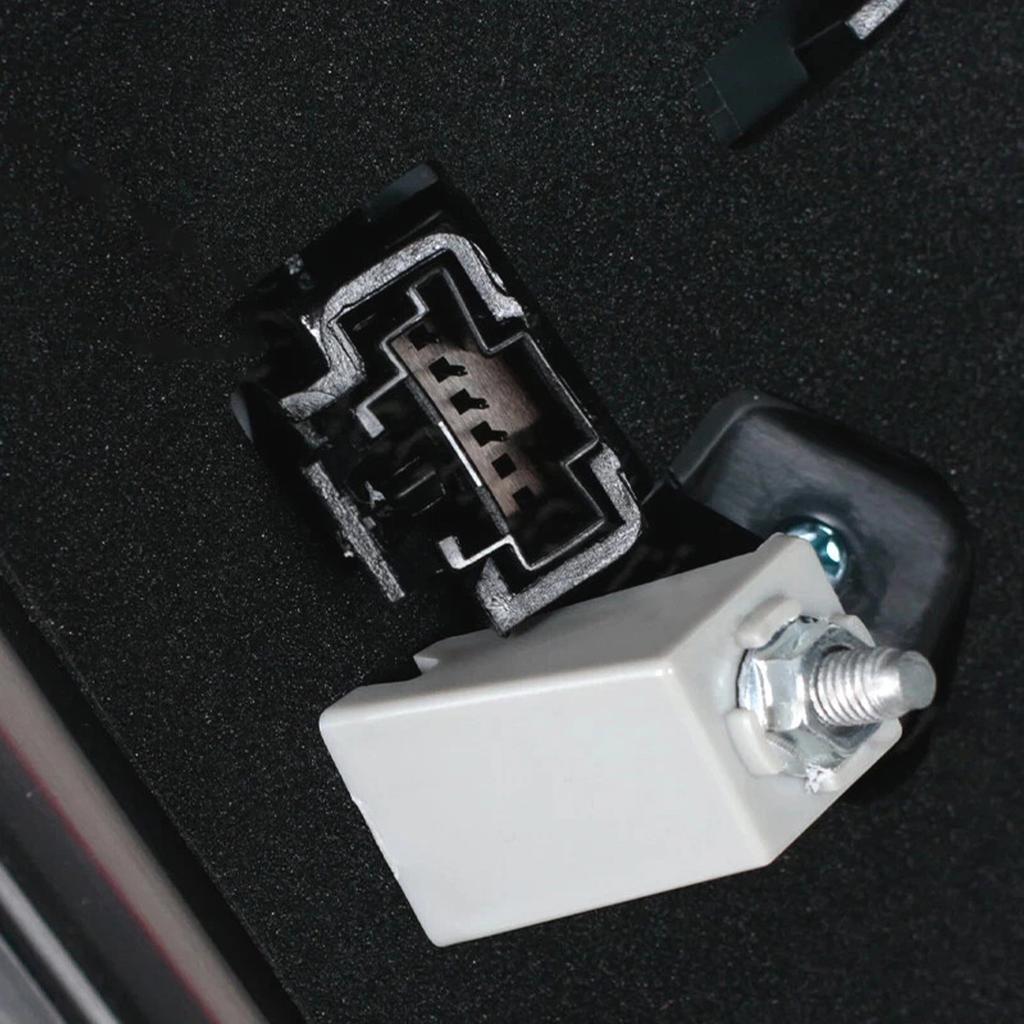 Right LED Inner Rear Tail Light Brake Lamp 2129060403 2129062857 2129069602 2129069002 For Mercedes E-Class W212 2013-2015