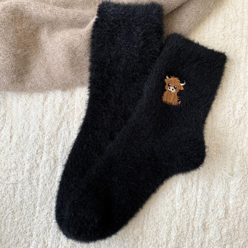 10-1 pairs Autumn and Winter Coffee Colored Cartoon Cow Embroidery Women's Socks with Thick Velvet and Warm Socks for Home Flooring, Mid Tube Socks