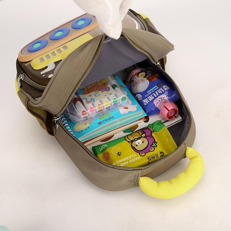 The new schoolbag is high-value, fresh and sweet, cute cartoon train backpack, kindergarten level 1-3 lightweight backpack.