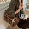 New Women Shoulder Bag Large Capacity Tweed Commuting Handle Bag Fashi Checkered Tote Comfortable and Versatile Storage Bags