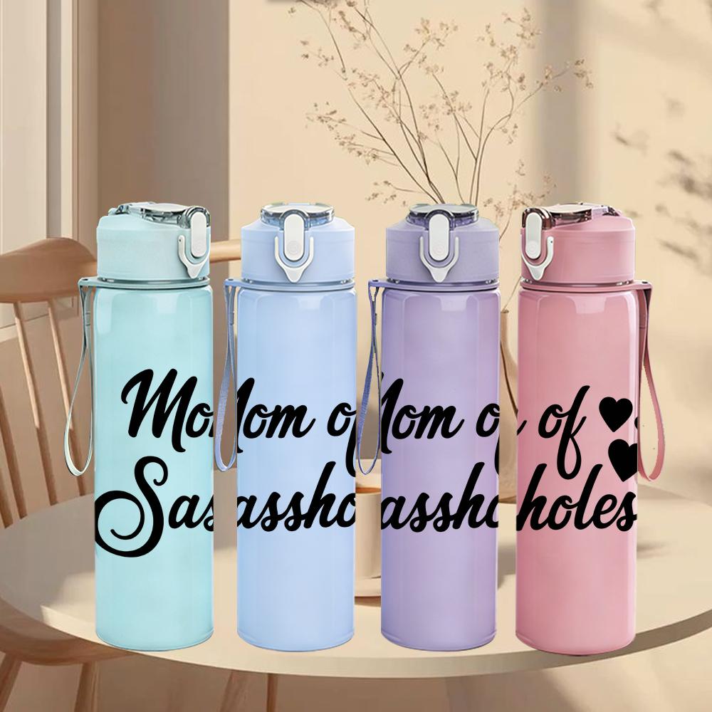 1PC Mom Of Sassholes Cursive Text 750ml Color Plastic Sports Water Bottle Leakproof Flip Straw Lid Suitable for Sports Office Home Use