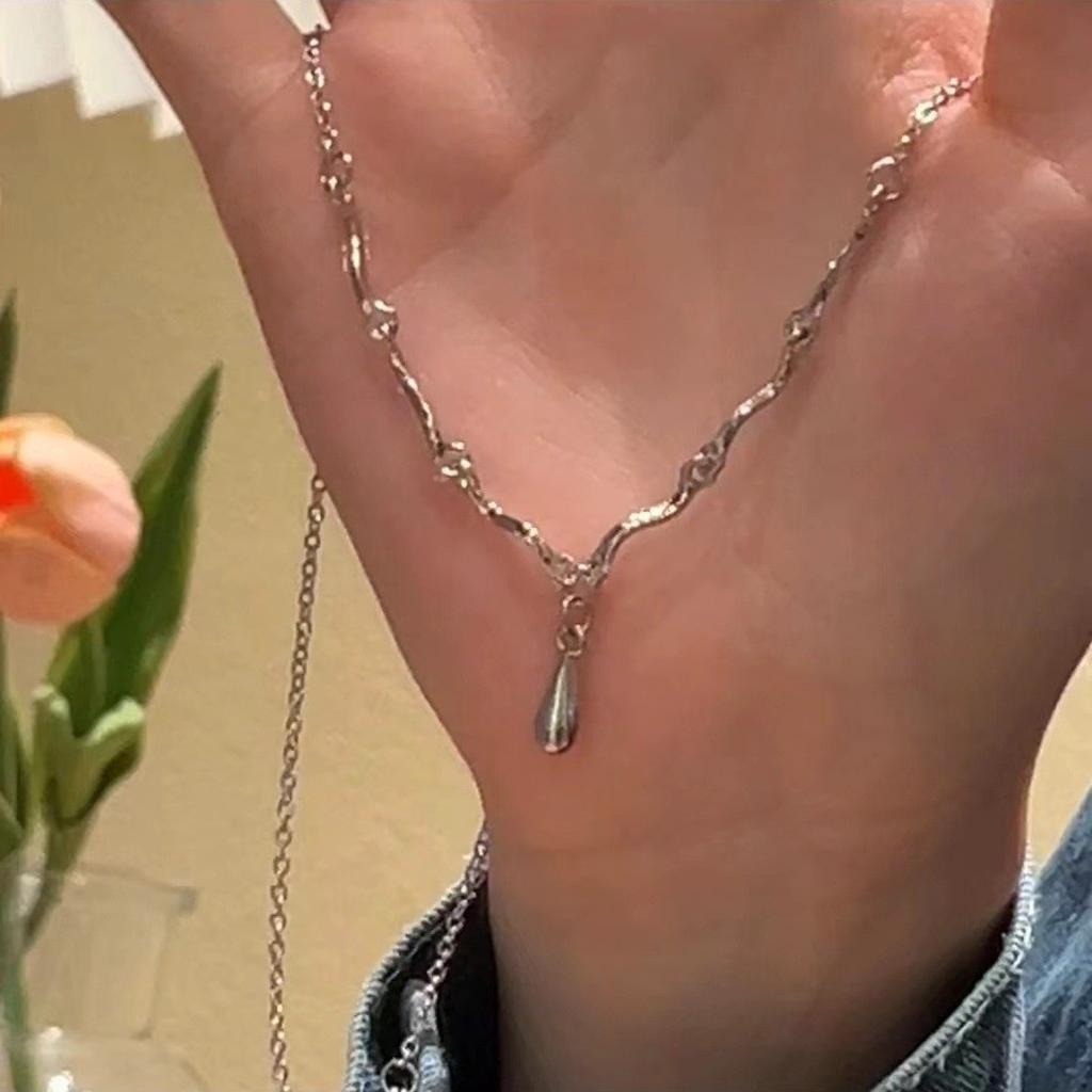 Pure Desire Ceiling Shining Zircon Light Luxury Collarbone Chain Necklace Female Tide Exquisite Temperament Versatile Neck Chain Jewelry