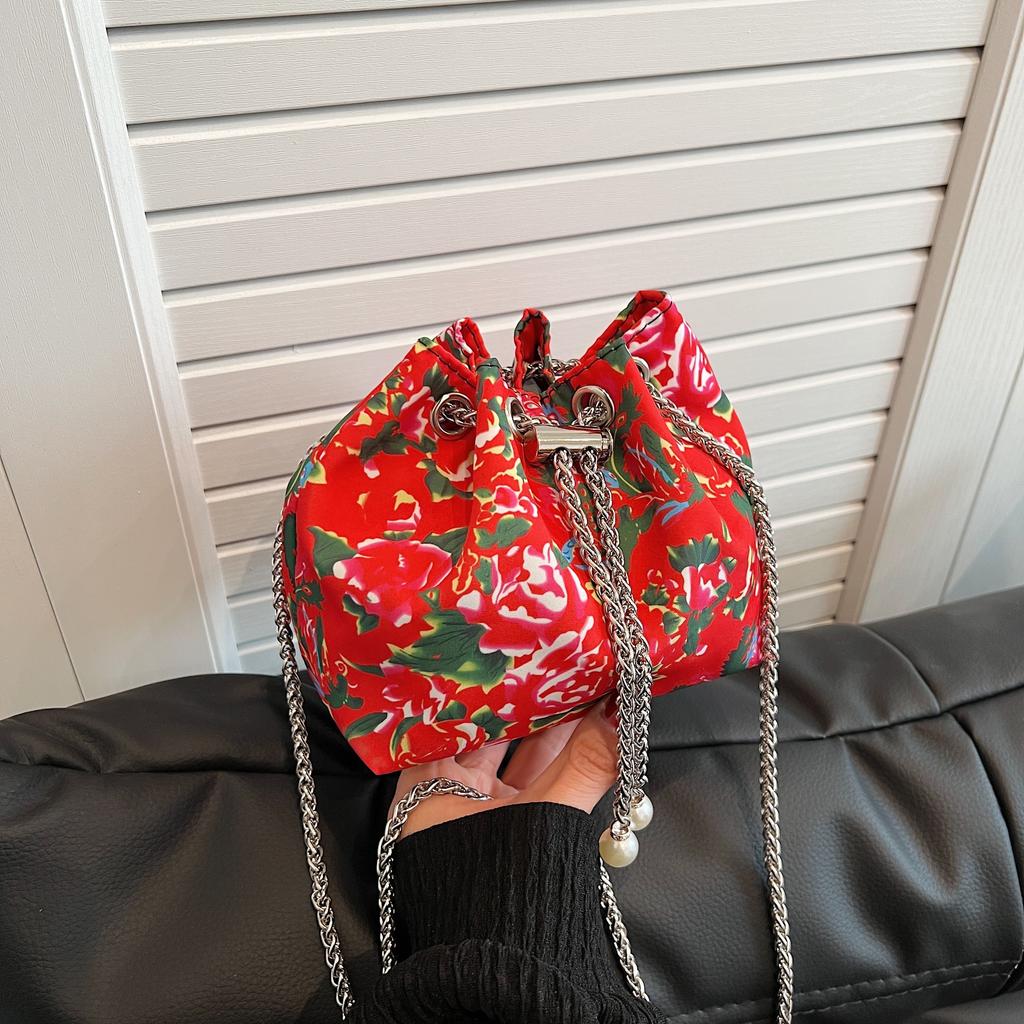 Single Shoulder Bag for Women Large Flower Fashion Large Capacity Chain Crossbody Bag Handheld Bucket Bag