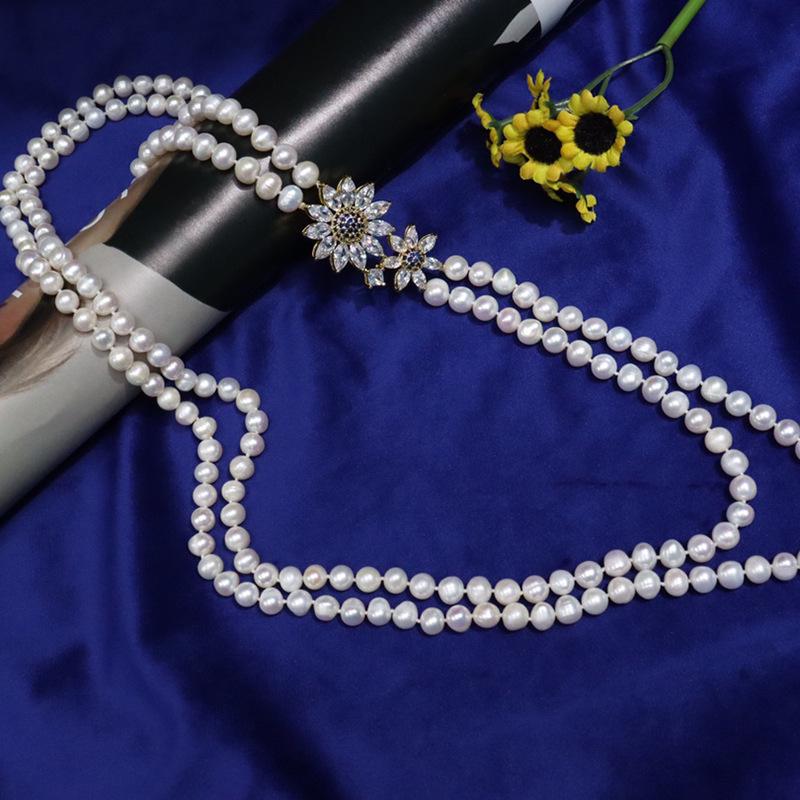 045 Elegant Sunflower Freshwater Pearl Necklace: Versatile, Fashionable, Slightly Imperfect, with Strong Luster