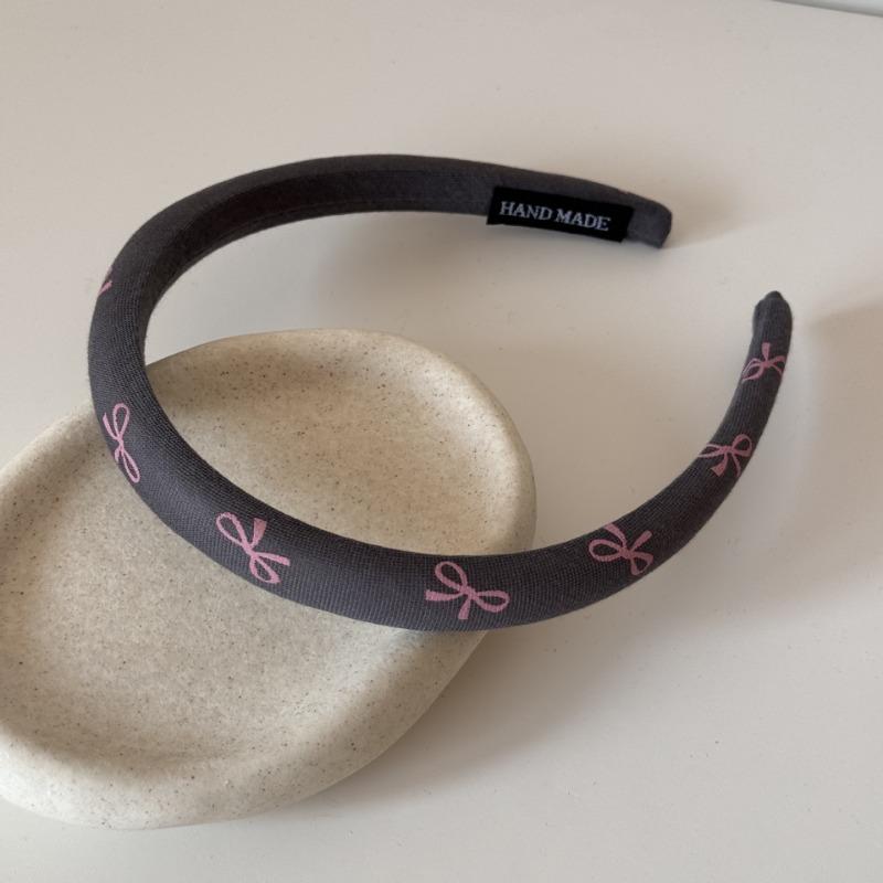 Sweet Bow Hairband for Girls with High Forehead, Suitable for Washing Face and Applying Makeup, with A Hair-styling Function.