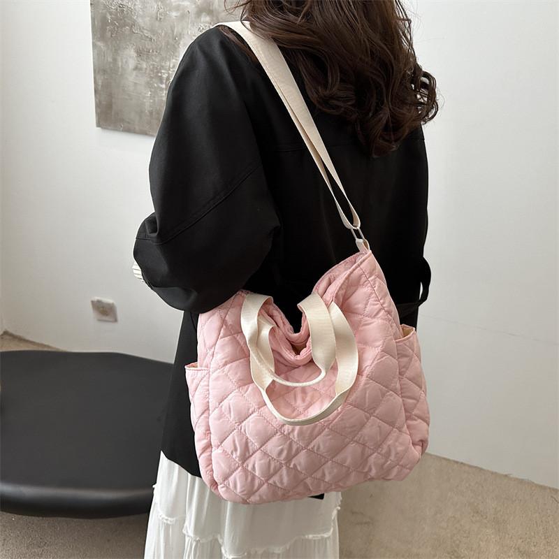 Stylish Large Capacity Tote Bag For Women In Urban Minimalist Design With Plaid Pattern