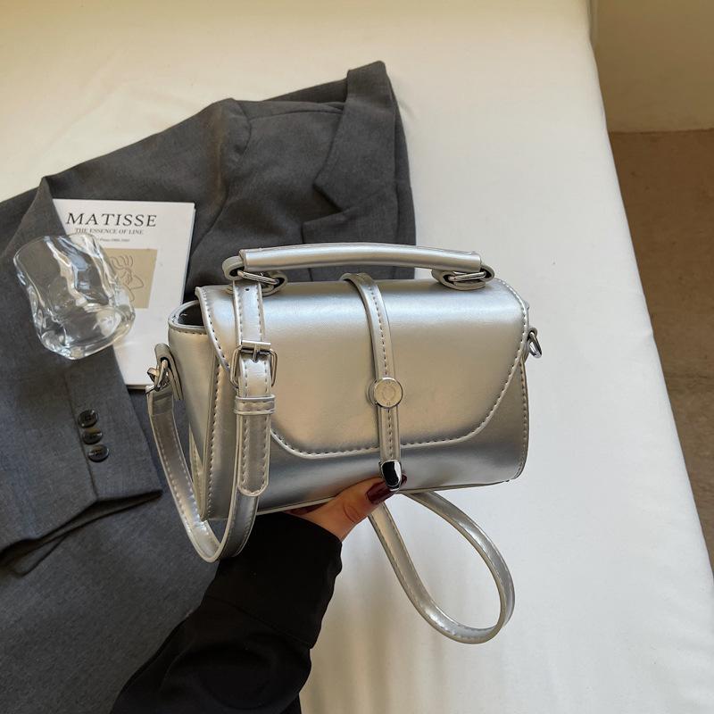 

Женская сумка новая универсальная весенне-летняя ретро на плечо сумка-мессенджер сейчас популярна портативная маленькая квадратная сумка серебряный