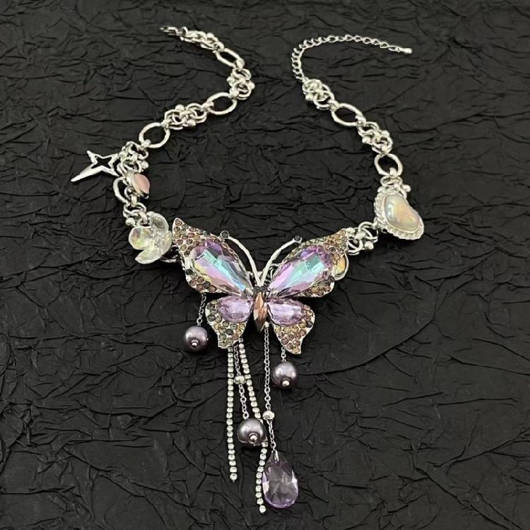 Handmade Crystal Embellished Butterfly Heart Pendant Necklace Adjustable Neckchain with Delicate Fringe Movement